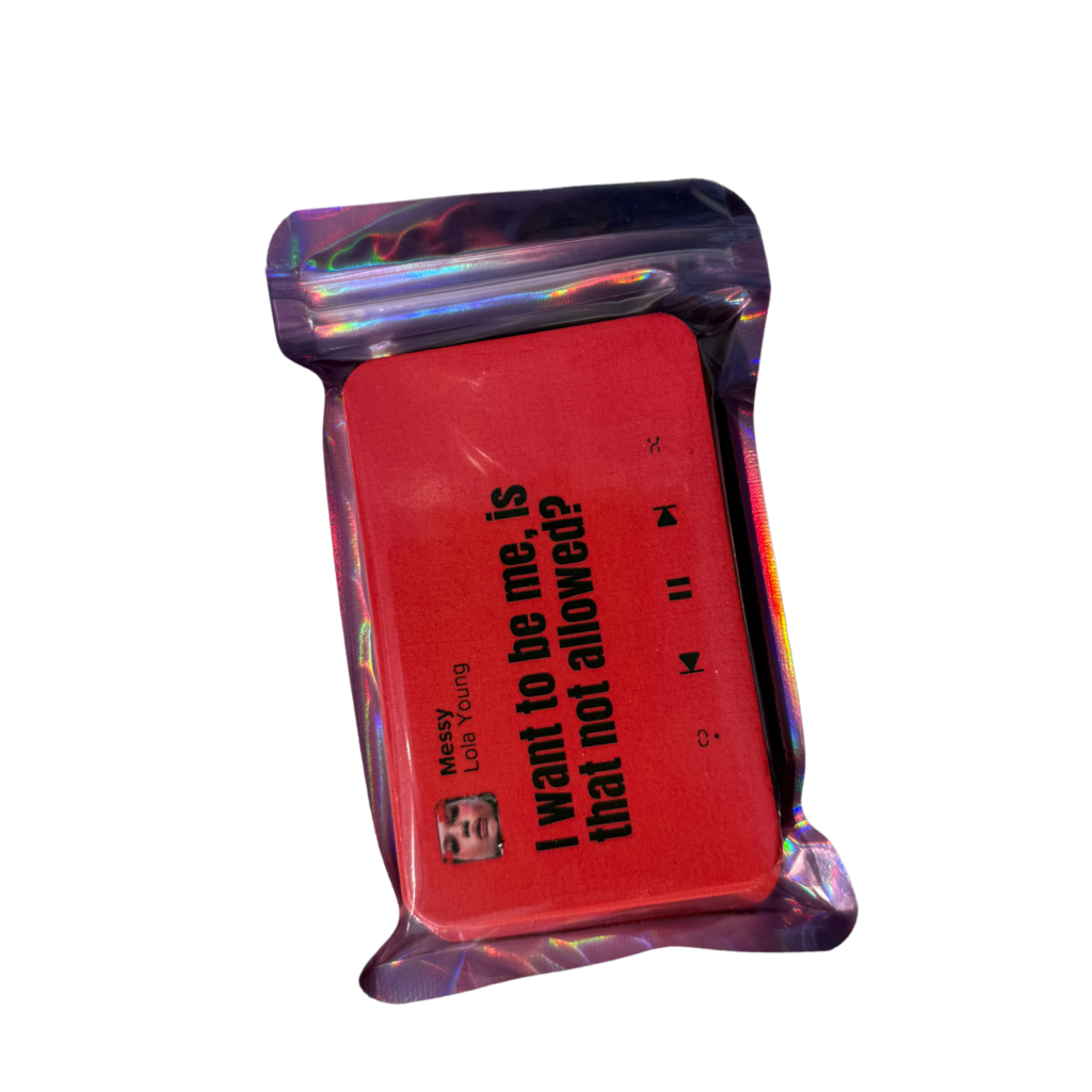 КАРТКИ LOLA YOUNG - TOO MESSY